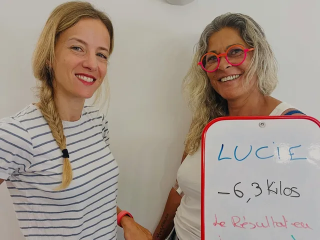Autour de la table, les membres prennent leur petit-déjeuner au club Vitality Nutriclub, à Cagnes-sur-Mer
