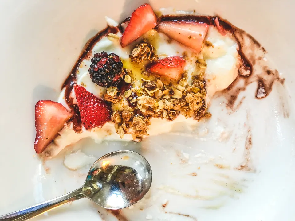 Petit-déjeuner avant le travail, pourquoi le prendre au club change la matinée